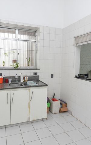 Casa à venda com 312m², 6 quartos e 4 vagas Casa à venda com 312m², 6 quartos e 4 vagasCozinha