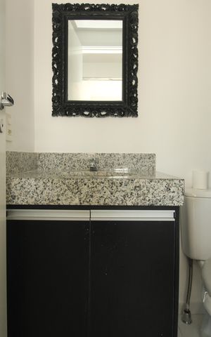 Apartamento à venda com 53m², 2 quartos e 1 vagaBanheiro Social