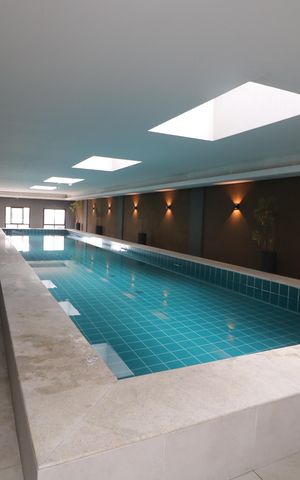 Apartamento à venda com 67m², 2 quartos e 1 vagaÁrea aquecida comum - Piscina