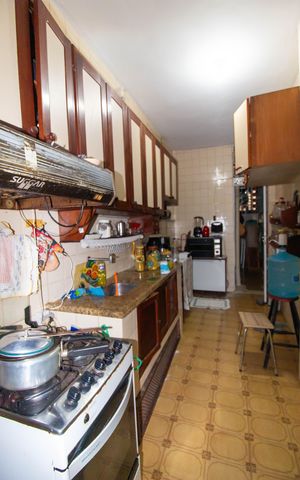 Casa de condomínio à venda com 200m², 3 quartos e sem vaga