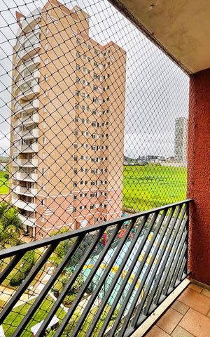 Apartamento à venda com 80m², 3 quartos e 2 vagas Apartamento à venda com 80m², 3 quartos e 2 vagasVaranda