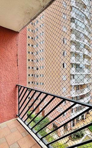 Apartamento à venda com 80m², 3 quartos e 2 vagas Apartamento à venda com 80m², 3 quartos e 2 vagasVaranda