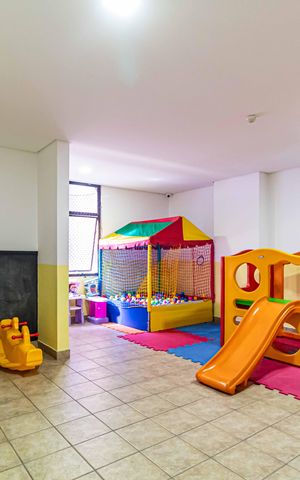 Apartamento à venda com 96m², 3 quartos e 2 vagas Apartamento à venda com 96m², 3 quartos e 2 vagasÁrea comum - Playground