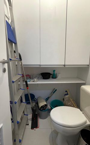 Apartamento à venda com 96m², 3 quartos e 2 vagas Apartamento à venda com 96m², 3 quartos e 2 vagasBanheiro de serviço