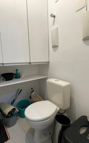 Apartamento à venda com 96m², 3 quartos e 2 vagas Apartamento à venda com 96m², 3 quartos e 2 vagasBanheiro de serviço