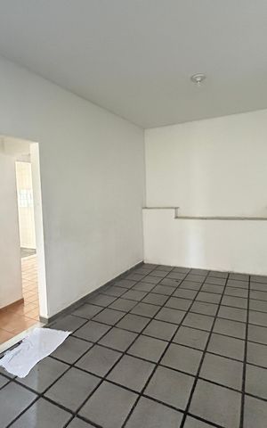 Casa à venda com 94m², 3 quartos e 1 vagaSala