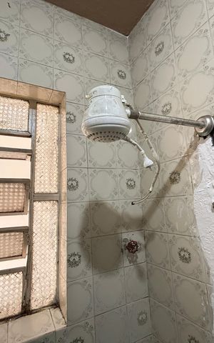 Casa à venda com 94m², 3 quartos e 1 vagaBanheiro Social
