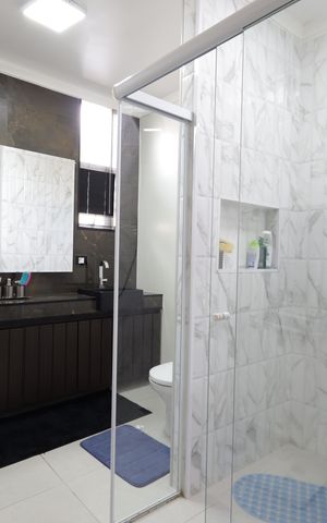 Casa para alugar com 435m², 3 quartos e 3 vagasBanheiro da Suíte 1