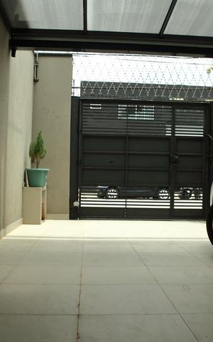 Casa à venda com 275m², 3 quartos e 3 vagasGaragem