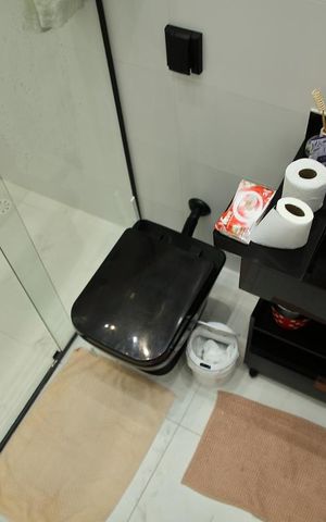 Casa à venda com 275m², 3 quartos e 3 vagasBanheiro Suíte 2 ( closet )