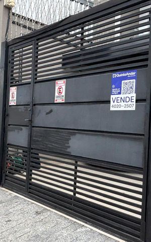 Casa à venda com 275m², 3 quartos e 3 vagas Casa à venda com 275m², 3 quartos e 3 vagasFachada