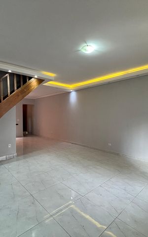 Casa para alugar com 75m², 2 quartos e 1 vaga Casa para alugar com 75m², 2 quartos e 1 vagaSala