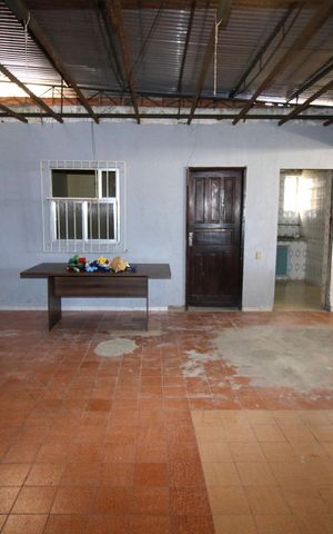 Casa à venda com 300m², 3 quartos e 4 vagasQuintal fundos coberto