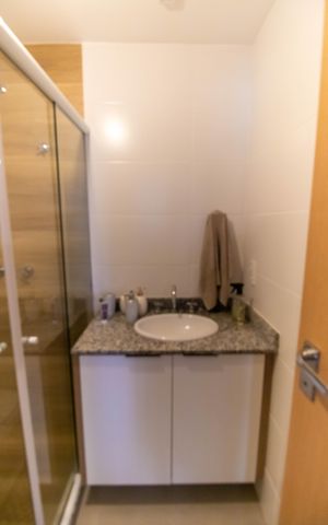 Apartamento à venda com 63m², 2 quartos e 1 vaga Apartamento à venda com 63m², 2 quartos e 1 vagaBanheiro Social