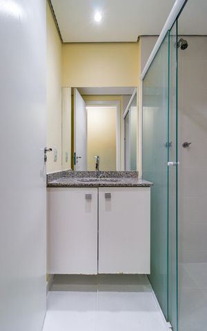Apartamento à venda com 68m², 3 quartos e 1 vaga Apartamento à venda com 68m², 3 quartos e 1 vagaBanheiro da Suíte