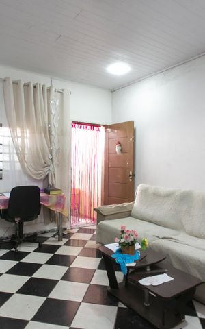 Casa à venda com 150m², 2 quartos e 3 vagas Casa à venda com 150m², 2 quartos e 3 vagasSala