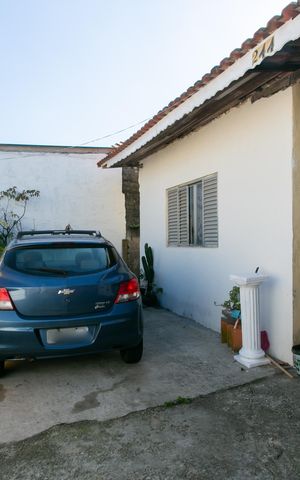 Casa à venda com 150m², 2 quartos e 3 vagas Casa à venda com 150m², 2 quartos e 3 vagasGaragem
