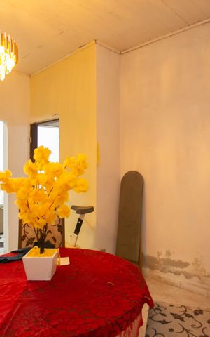 Casa à venda com 150m², 2 quartos e 3 vagas Casa à venda com 150m², 2 quartos e 3 vagasSala