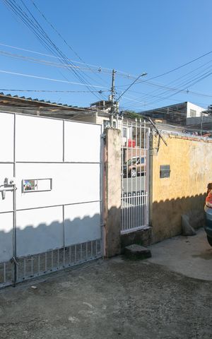 Casa à venda com 150m², 2 quartos e 3 vagas Casa à venda com 150m², 2 quartos e 3 vagasGaragem