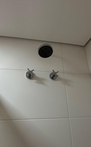 Studio à venda com 32m², 1 quarto e 1 vaga Studio à venda com 32m², 1 quarto e 1 vagaBanheiro social
