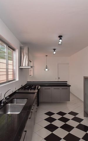 Casa à venda com 600m², 4 quartos e 4 vagasCozinha