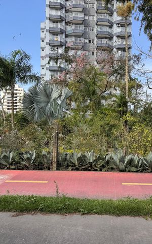 Apartamento à venda com 73m², 2 quartos e 2 vagas Apartamento à venda com 73m², 2 quartos e 2 vagasÁrea comum - Rua - Ciclovia