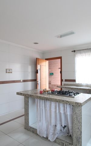 Casa de condomínio à venda com 200m², 4 quartos e 3 vagasCozinha