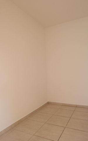 Casa de condomínio à venda com 200m², 4 quartos e 3 vagasCloset Suíte 2