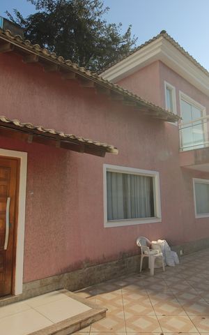 Casa de condomínio à venda com 200m², 4 quartos e 3 vagasÁrea comum