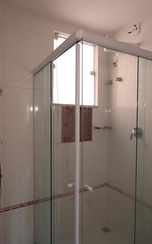 Casa de condomínio à venda com 200m², 4 quartos e 3 vagasBanheiro Social