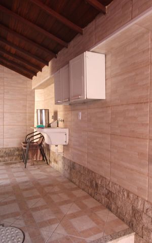 Casa de condomínio à venda com 200m², 4 quartos e 3 vagasÁrea de serviço