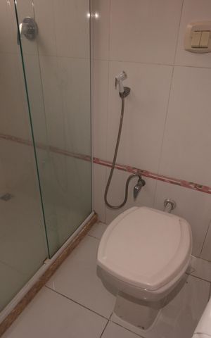 Casa de condomínio à venda com 200m², 4 quartos e 3 vagasBanheiro Social