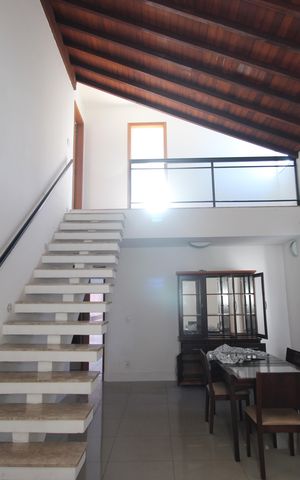 Casa de condomínio à venda com 200m², 4 quartos e 3 vagasSala