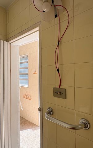 Casa à venda com 120m², 3 quartos e 2 vagas Casa à venda com 120m², 3 quartos e 2 vagasBanheiro de serviço