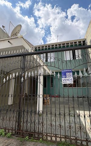 Casa à venda com 120m², 3 quartos e 2 vagas Casa à venda com 120m², 3 quartos e 2 vagasFachada
