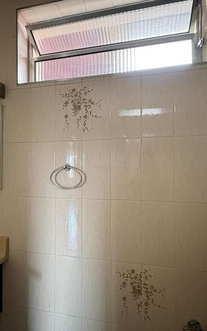Casa à venda com 120m², 3 quartos e 2 vagas Casa à venda com 120m², 3 quartos e 2 vagasBanheiro