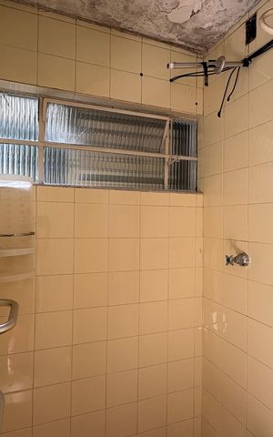 Casa à venda com 120m², 3 quartos e 2 vagas Casa à venda com 120m², 3 quartos e 2 vagasBanheiro de serviço