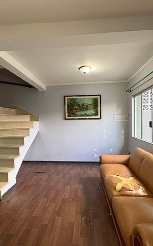 Casa à venda com 120m², 3 quartos e 2 vagas Casa à venda com 120m², 3 quartos e 2 vagasSala