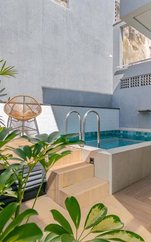 Casa à venda com 300m², 3 quartos e 2 vagas Casa à venda com 300m², 3 quartos e 2 vagasPiscina