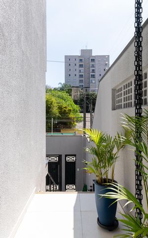 Casa à venda com 300m², 3 quartos e 2 vagas Casa à venda com 300m², 3 quartos e 2 vagasCorredor Externo