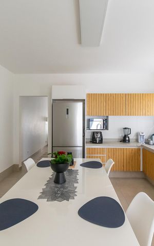 Casa à venda com 300m², 3 quartos e 2 vagas Casa à venda com 300m², 3 quartos e 2 vagasCozinha