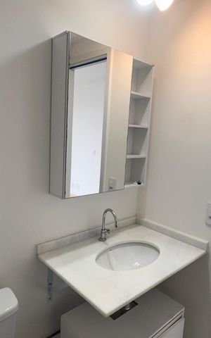 Studio à venda com 27m², 1 quarto e sem vaga Studio à venda com 27m², 1 quarto e sem vagaBanheiro social