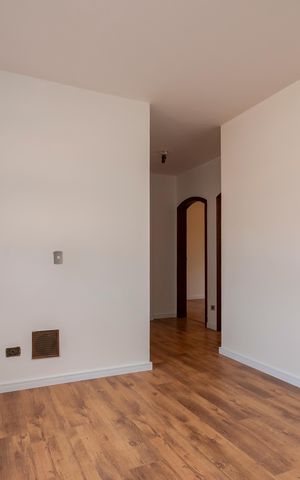 Casa à venda com 393m², 4 quartos e 2 vagas Casa à venda com 393m², 4 quartos e 2 vagasHall dos Quartos