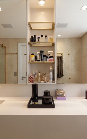Apartamento para alugar com 180m², 2 quartos e 3 vagasBanheiro da Suíte 1