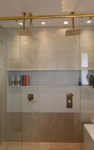 Apartamento para alugar com 180m², 2 quartos e 3 vagasBanheiro da Suíte 1