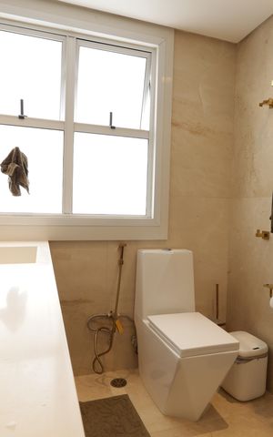 Apartamento para alugar com 180m², 2 quartos e 3 vagasBanheiro da Suíte 1