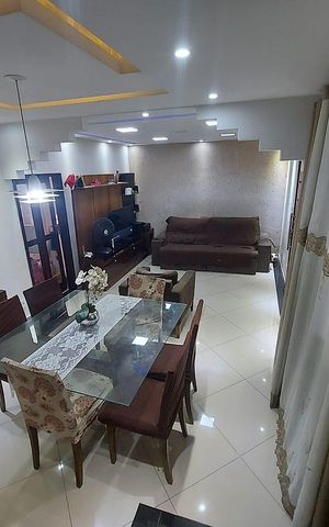 Casa à venda com 240m², 3 quartos e 1 vaga Casa à venda com 240m², 3 quartos e 1 vagaSala