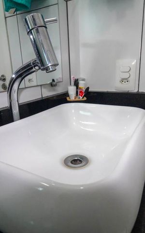 Apartamento à venda com 55m², 2 quartos e 1 vaga Apartamento à venda com 55m², 2 quartos e 1 vagaBanheiro