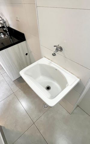 Apartamento à venda com 42m², 2 quartos e sem vaga Apartamento à venda com 42m², 2 quartos e sem vagaCozinha e Área de Serviço