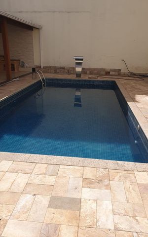 Casa para alugar com 270m², 3 quartos e 4 vagas Casa para alugar com 270m², 3 quartos e 4 vagasPiscina